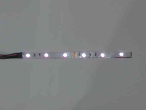 RGB LED Streifen Wasser geschützt nach IP 65 mit 5050 SMD LEDs (eine VKE = 10cm)